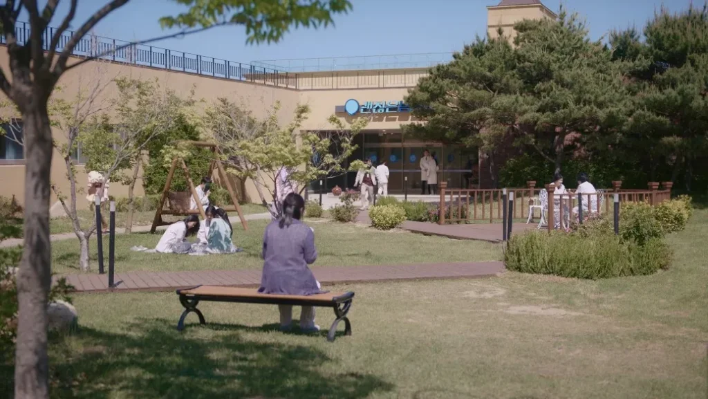 괜찮은-병원-시크릿블루-베이커리-카페