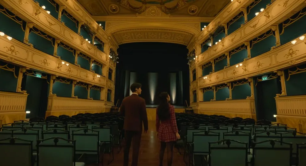 로지-극장-Teatro-dei-Rozzi