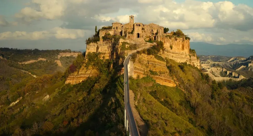 이탈리아-치비타-디-바뇨레조-Civita-di-Bagnoregio