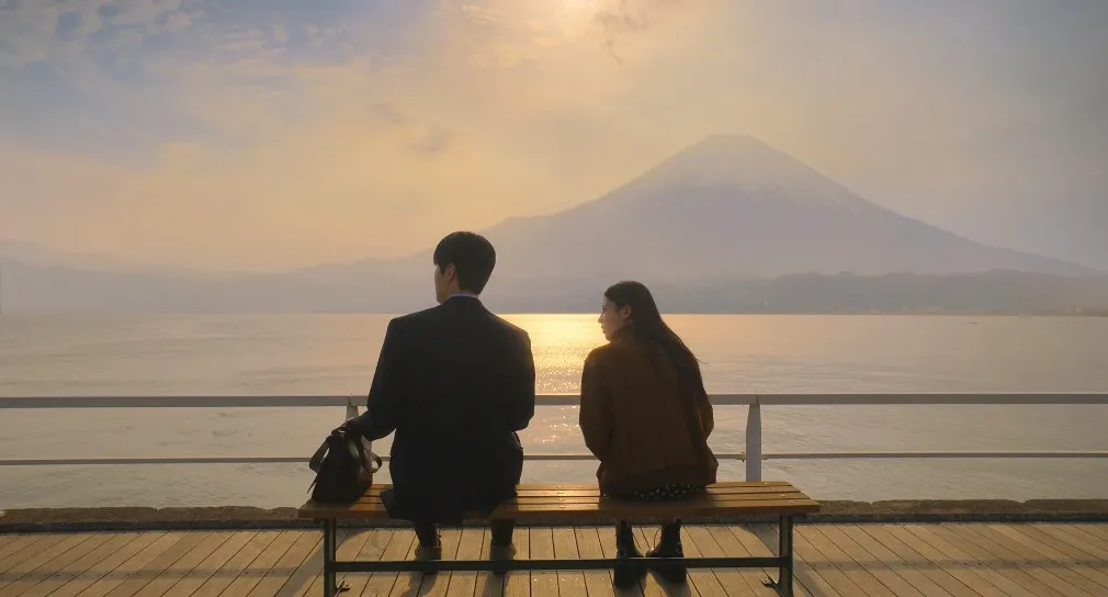 카타세-어항-하얀-등대