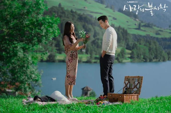 현빈-손예진-사랑의-불시착-crash-landing-on-you